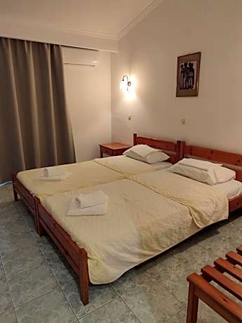 Standard Twin Room with Mountain View