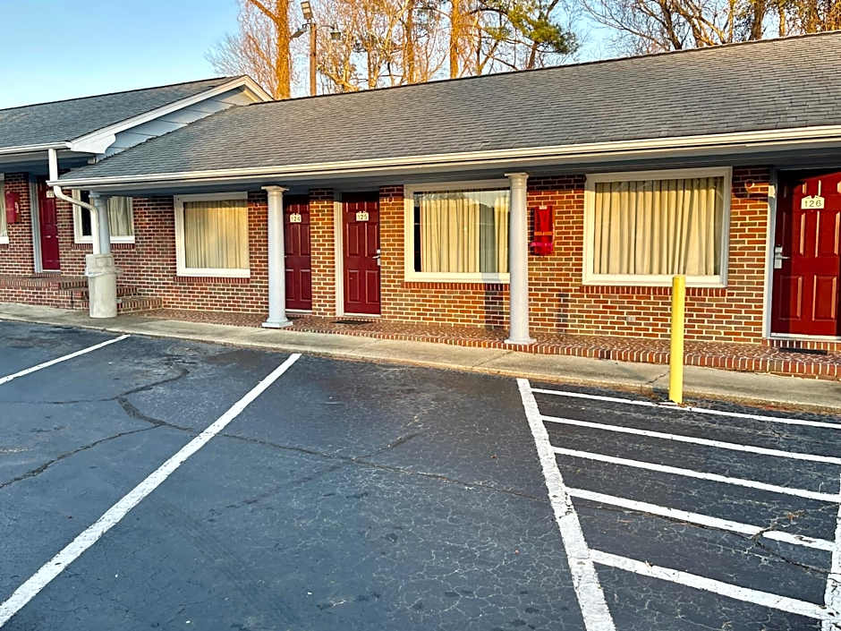 IMPERIAL MOTEL