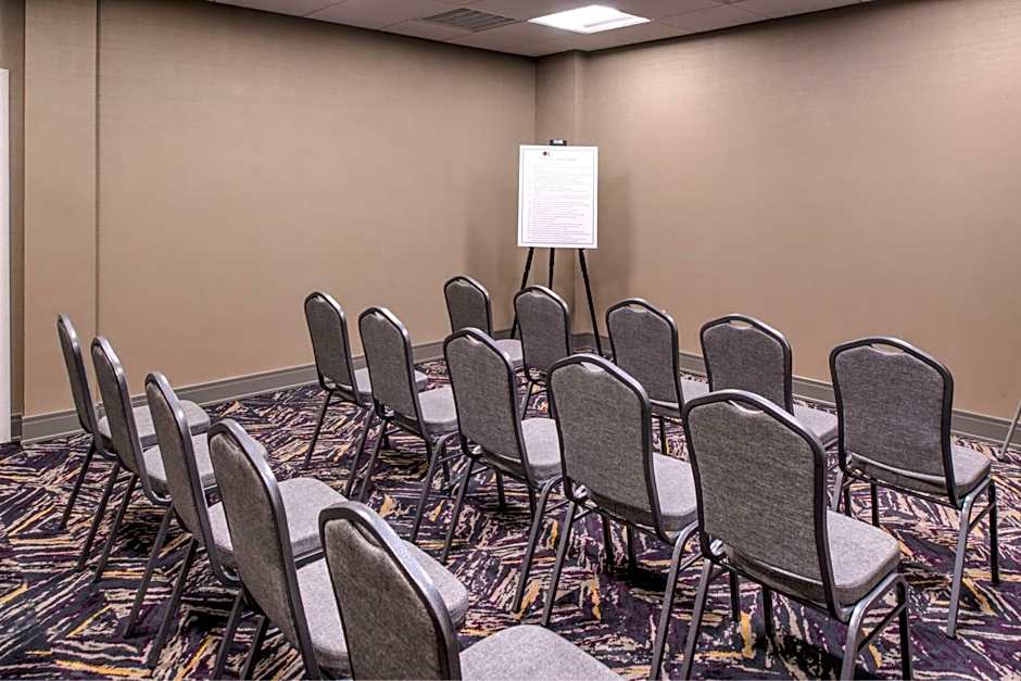 DoubleTree by Hilton Hotel Utica