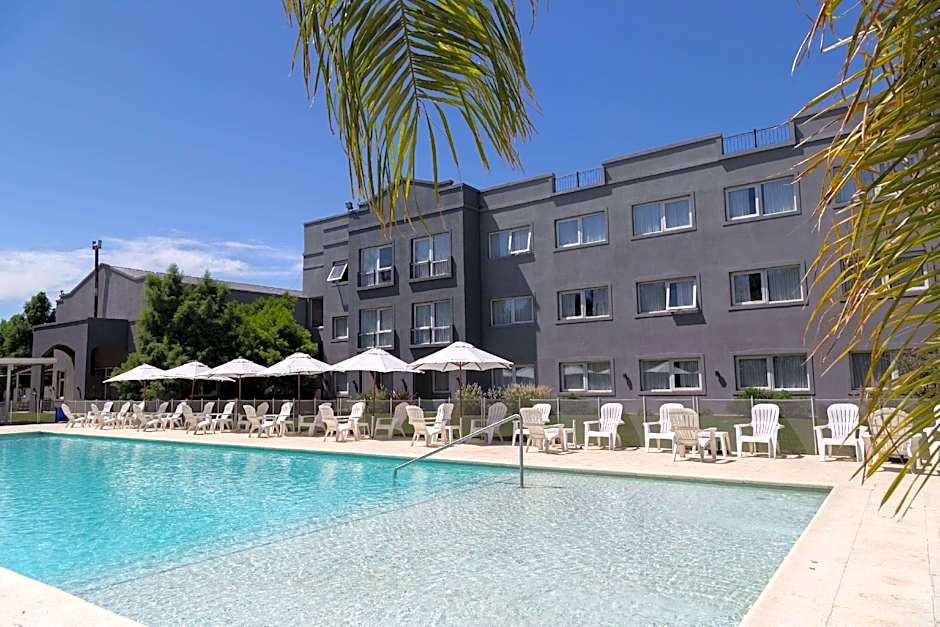 Howard Johnson Funes