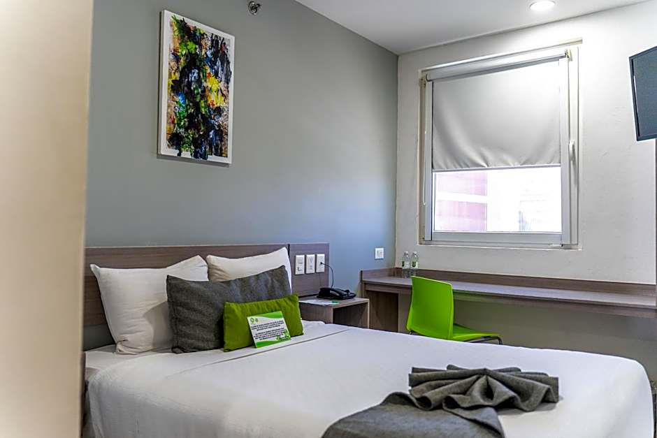 SR Hotel