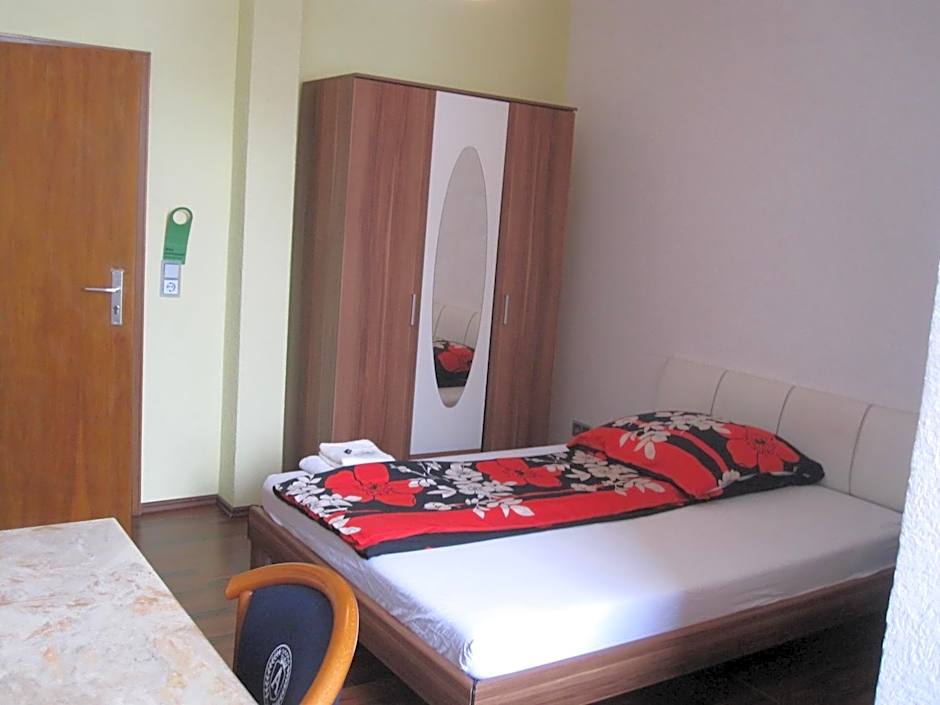 Photo 1 of 6 of Double Room