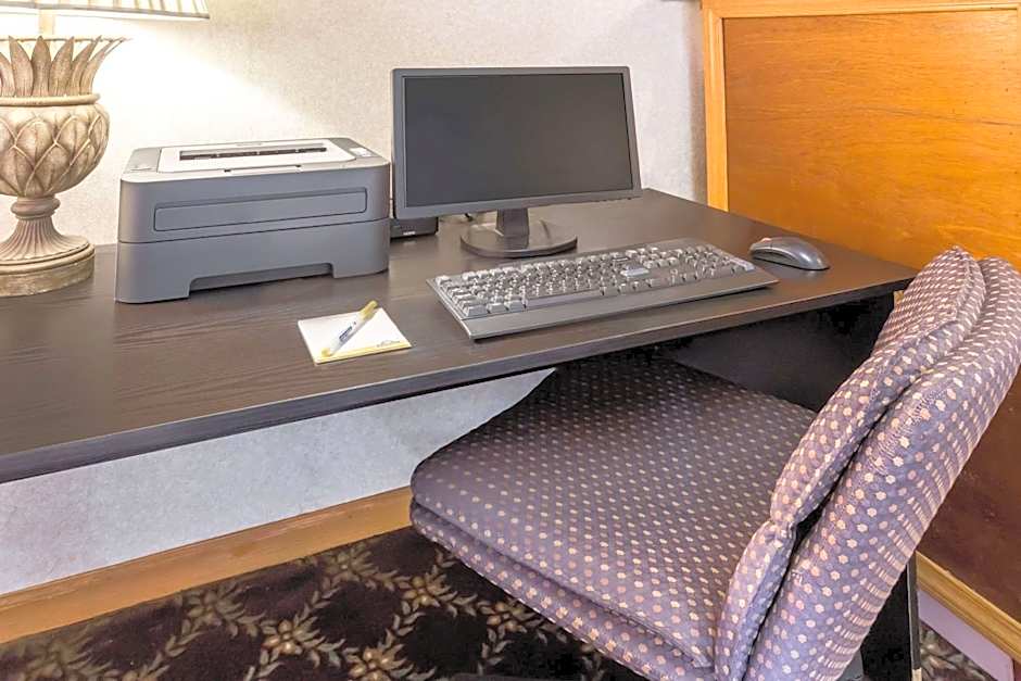 Days Inn by Wyndham Plymouth