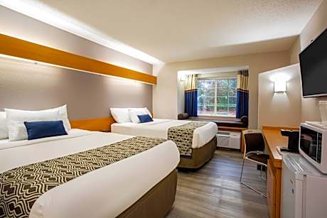 Queen Room with Two Queen Beds - Non-Smoking