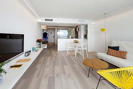 Studio Apartment with Sea View