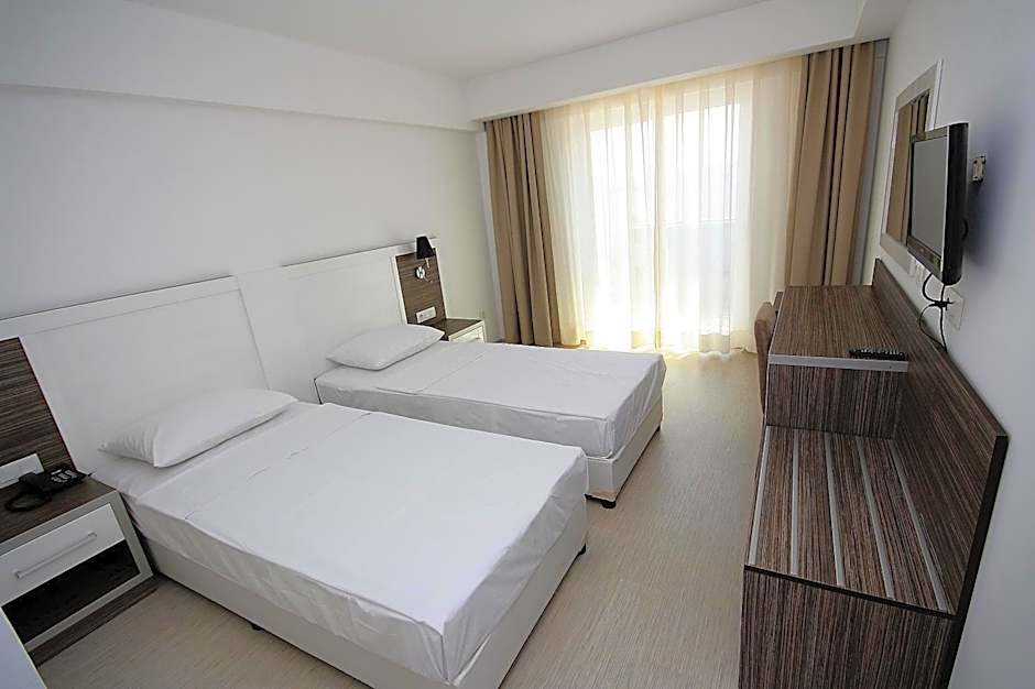 Club Shark Hotel