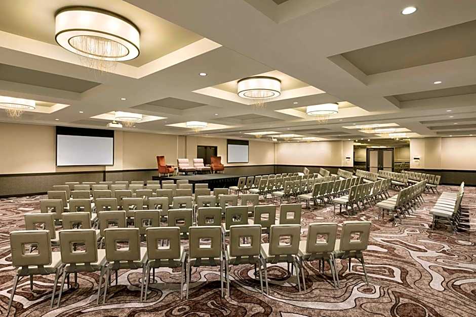 Embassy Suites By Hilton Minneapolis Downtown Hotel