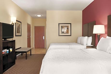 2 Queen Beds Nonsmoking