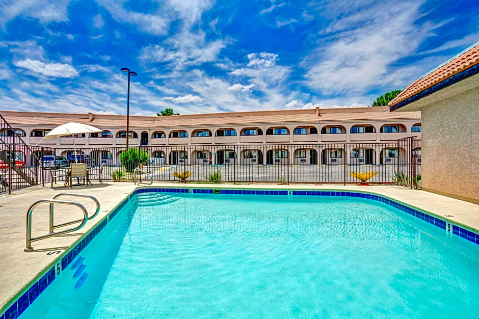 Super 8 by Wyndham Las Vegas Nellis AFB Area