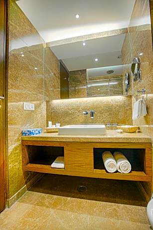 Premium Twin Room - Non-Smoking