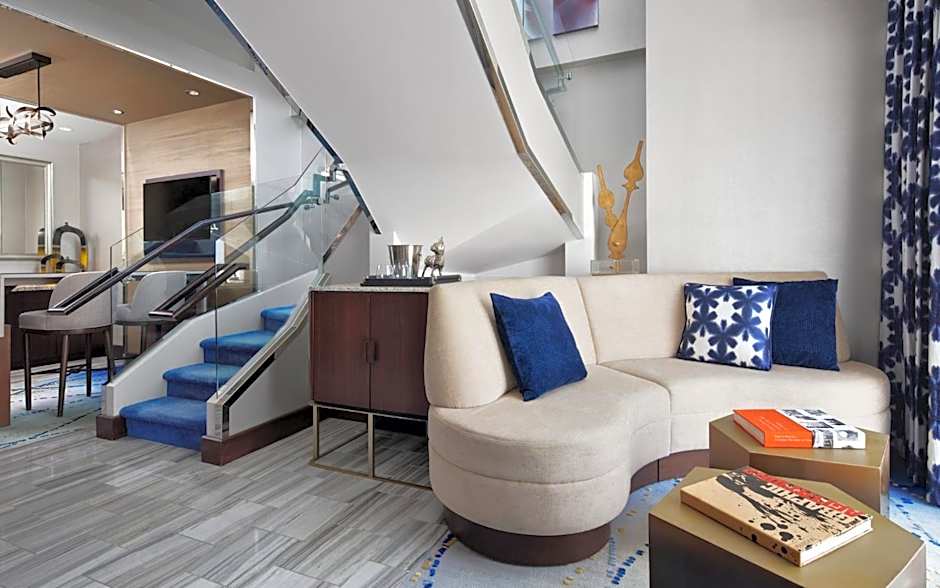 Photo 1 of 5 of Suite, Lanai