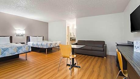 2 Queen Beds | Mobility Accessible Tub Nsmk