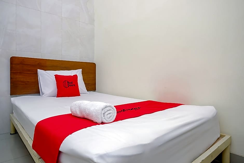 RedDoorz @ Syariah House Purwokerto