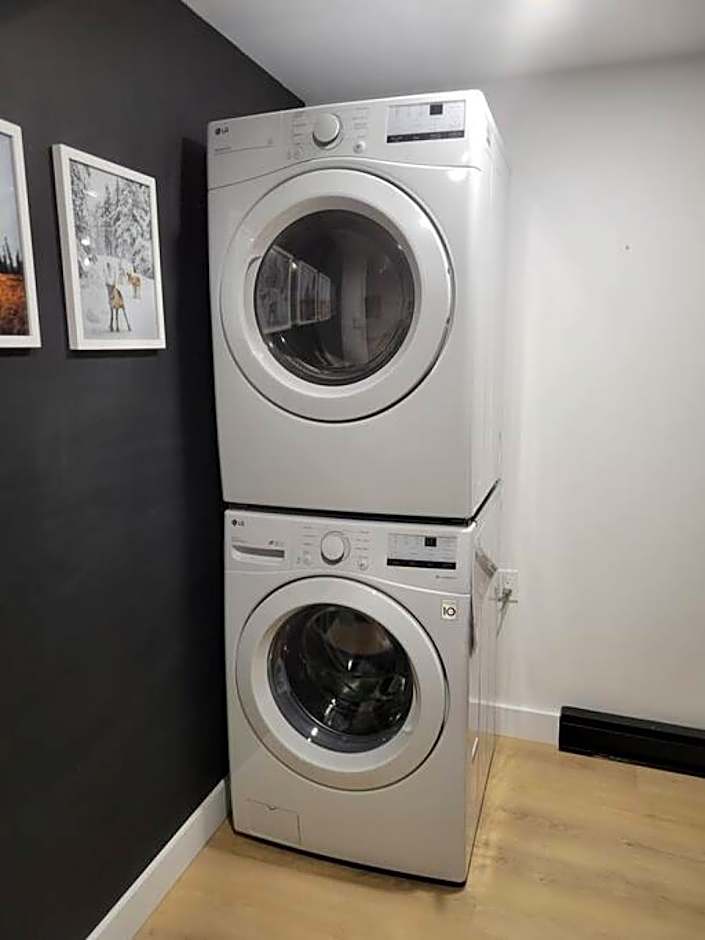 The Old Kettle Cabin with Hot Tub