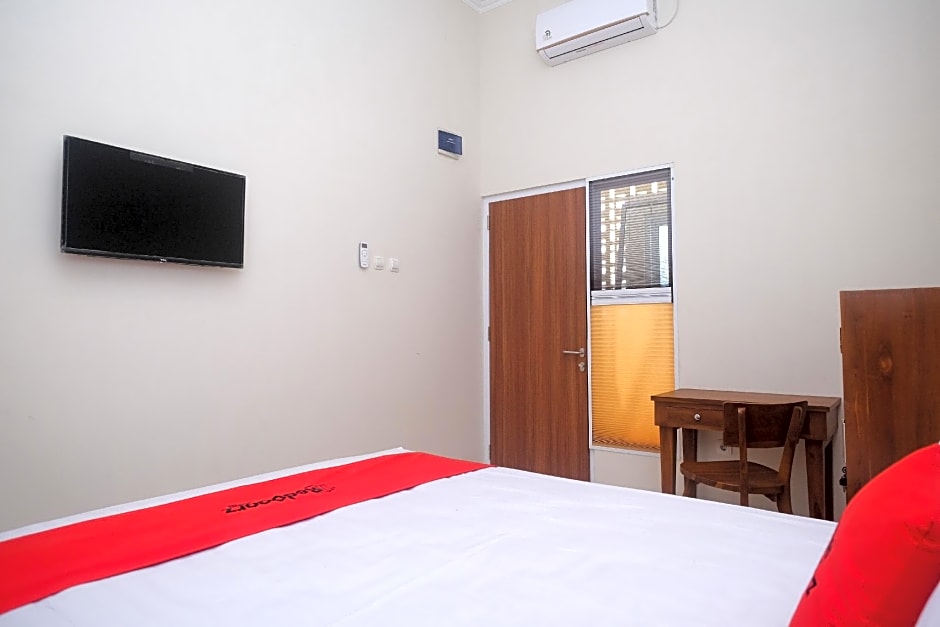 RedDoorz Syariah near Transmart Pabelan Solo