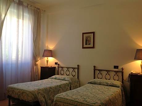 Large Twin Room