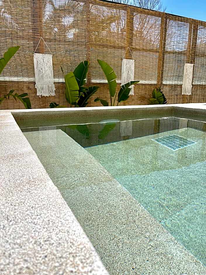 Atma Beach Rooms & Suites