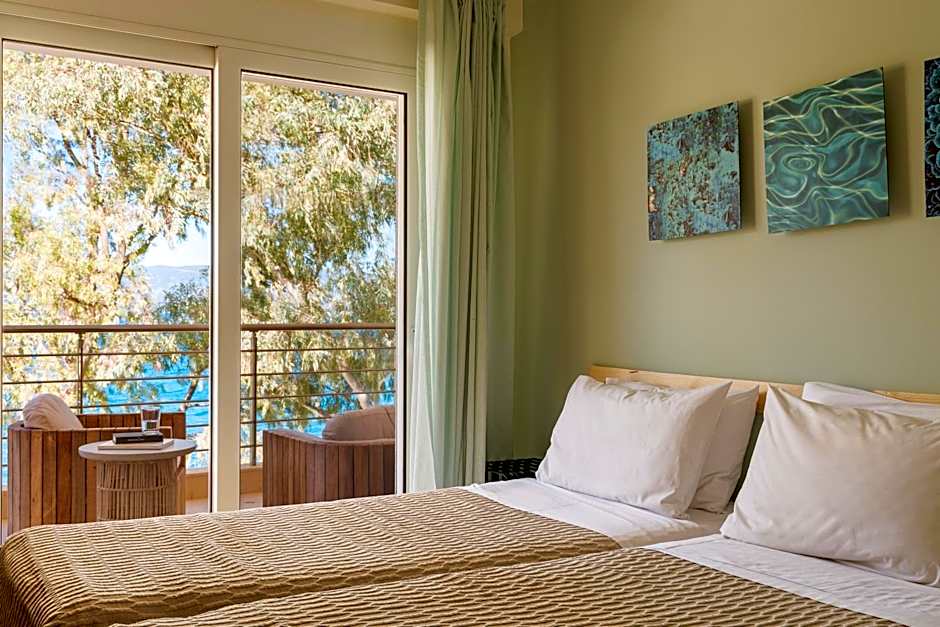 Meliti Waterfront Suites