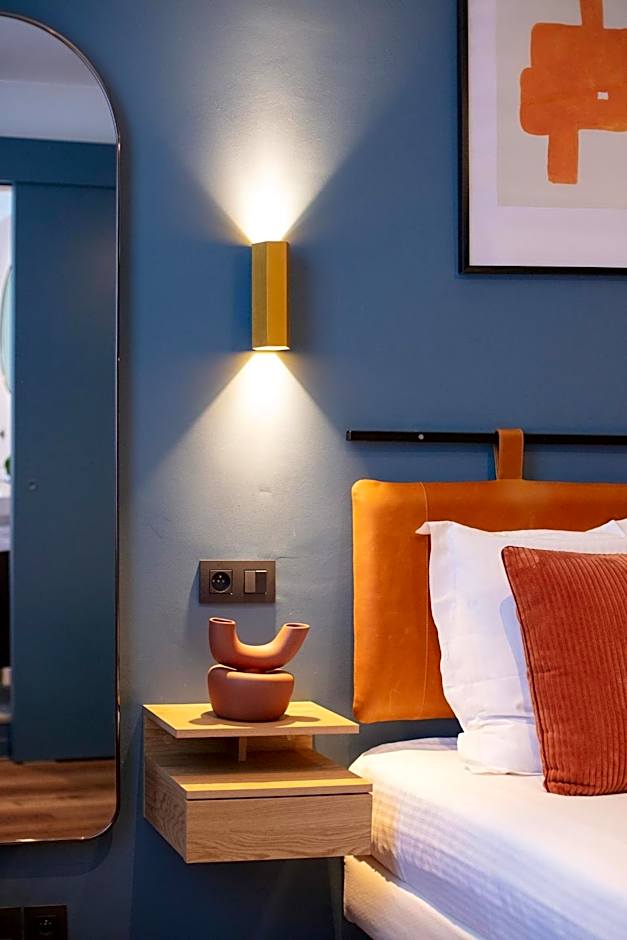 Gillis Eight Guest Rooms by Romy&Travis