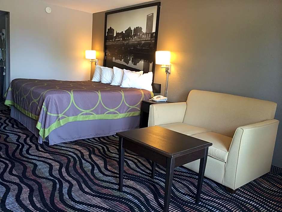 Super 8 by Wyndham Lakeland