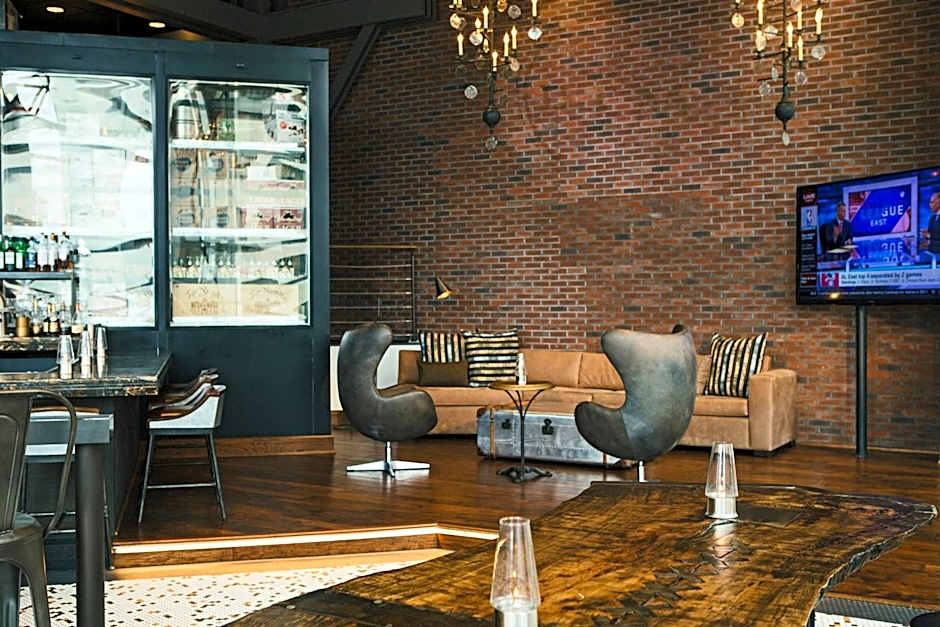 Renaissance by Marriott Allentown Hotel