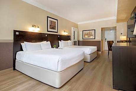 Superior Queen Room with Two Queen Beds