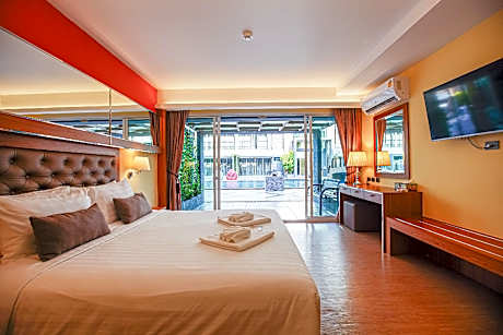 Double or Twin Room with Pool Access