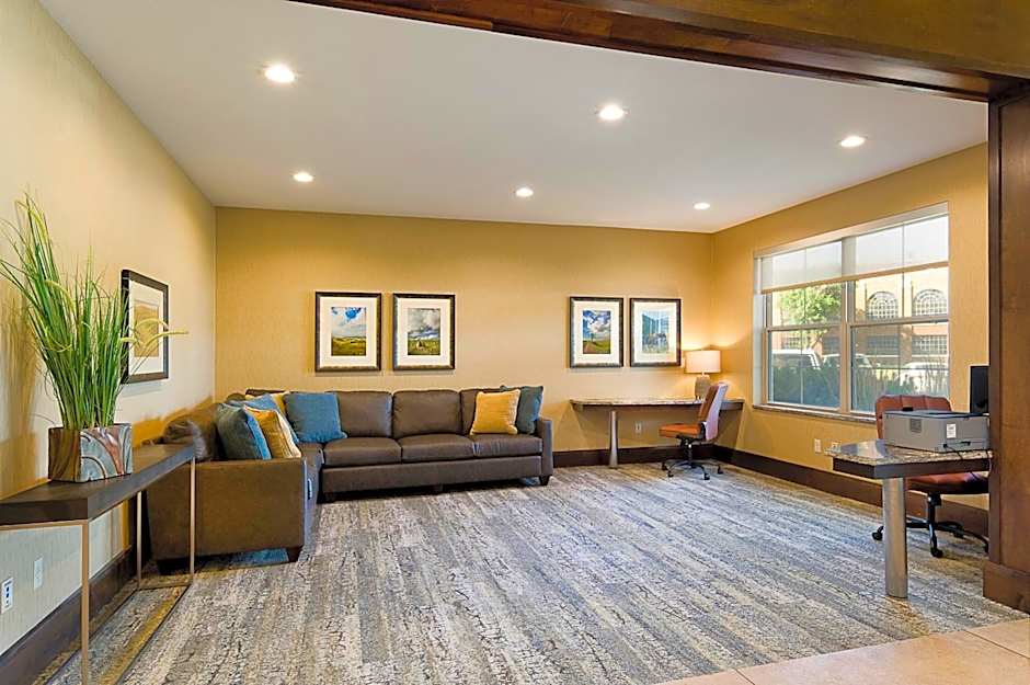 ClubHouse Hotel and Suites
