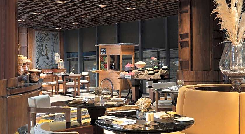 JHL Solitaire Gading Serpong