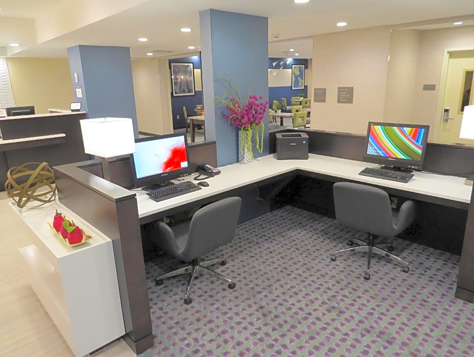 Spark by Hilton Erie