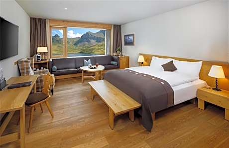 Lake View Room
