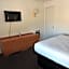 Lark Motel Willits
