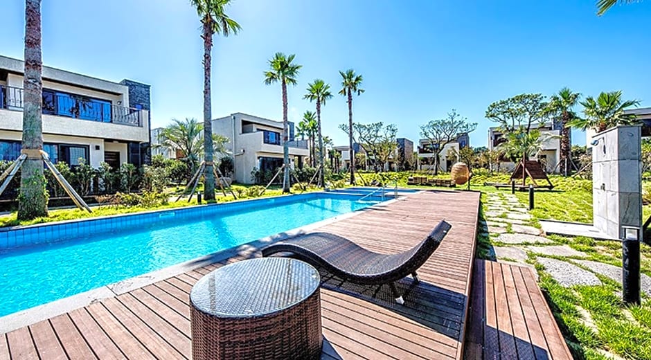 Arts Spa and Pool Villa