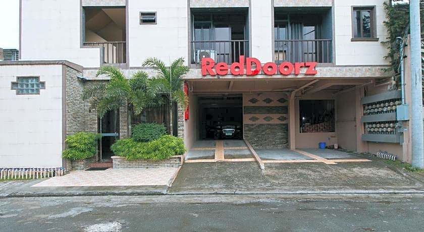 RedDoorz Plus @ Robinson's Circle (Quarantine Hotel)