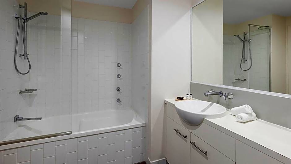 Oaks Brisbane on Margaret Suites