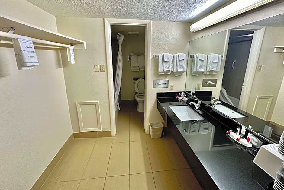 Super 8 by Wyndham Athens TX