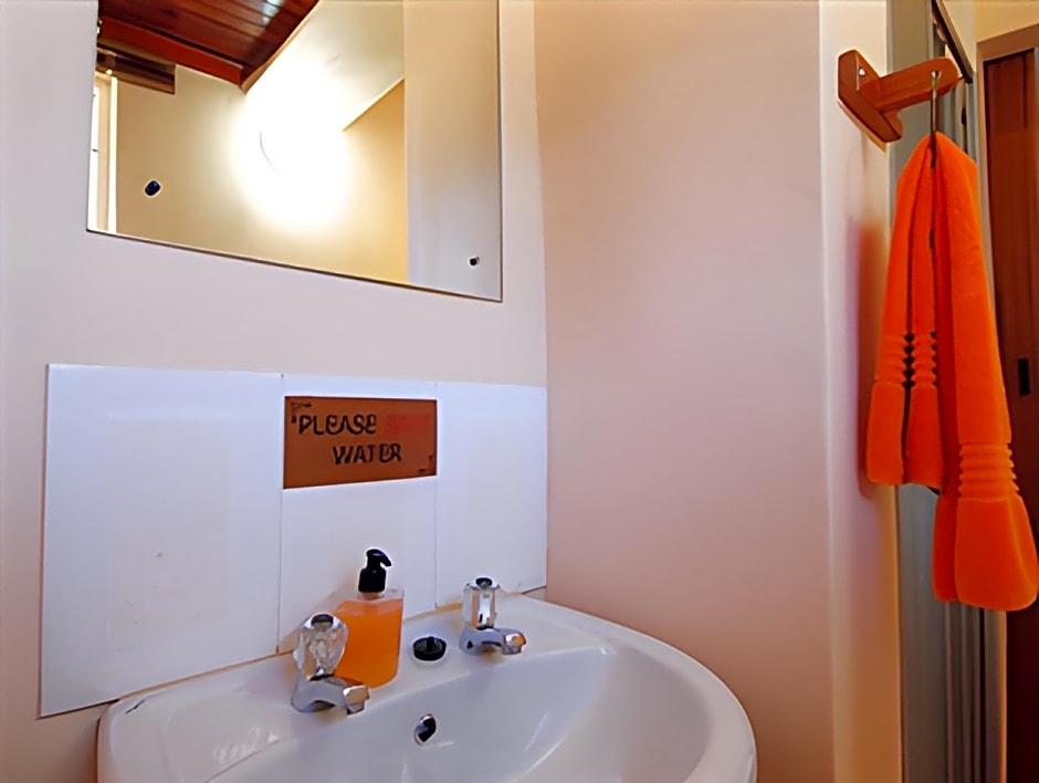 Sun Bell Lodge – Bellville, TX
