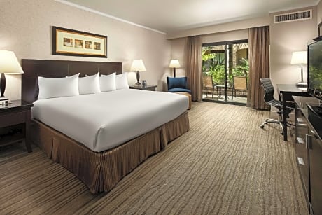 1 KING BED 2 RM JR SUITE - NONSMOKING