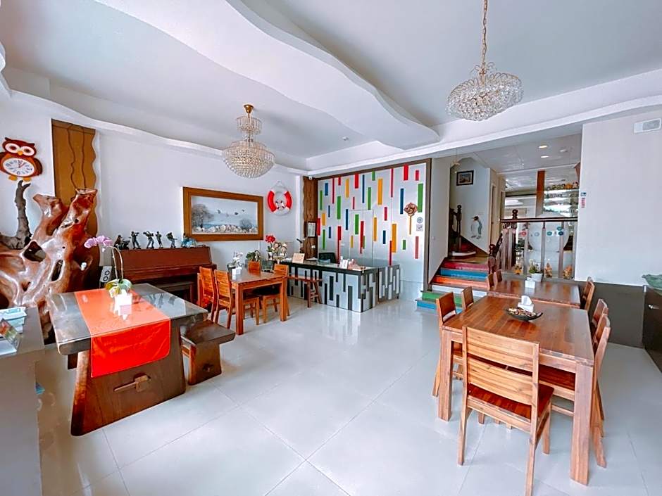 Warner Leisur Hotel