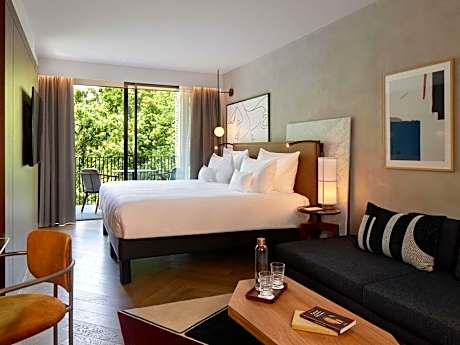 Executive King Room with Sofa Bed and Balcony