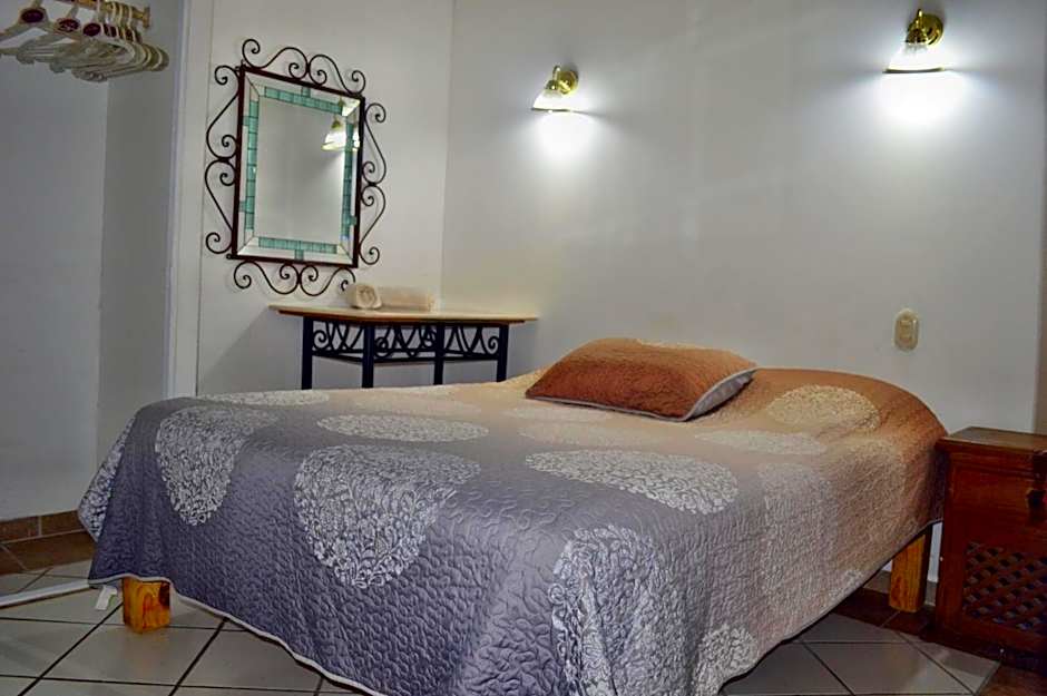 Alexandross Hostel