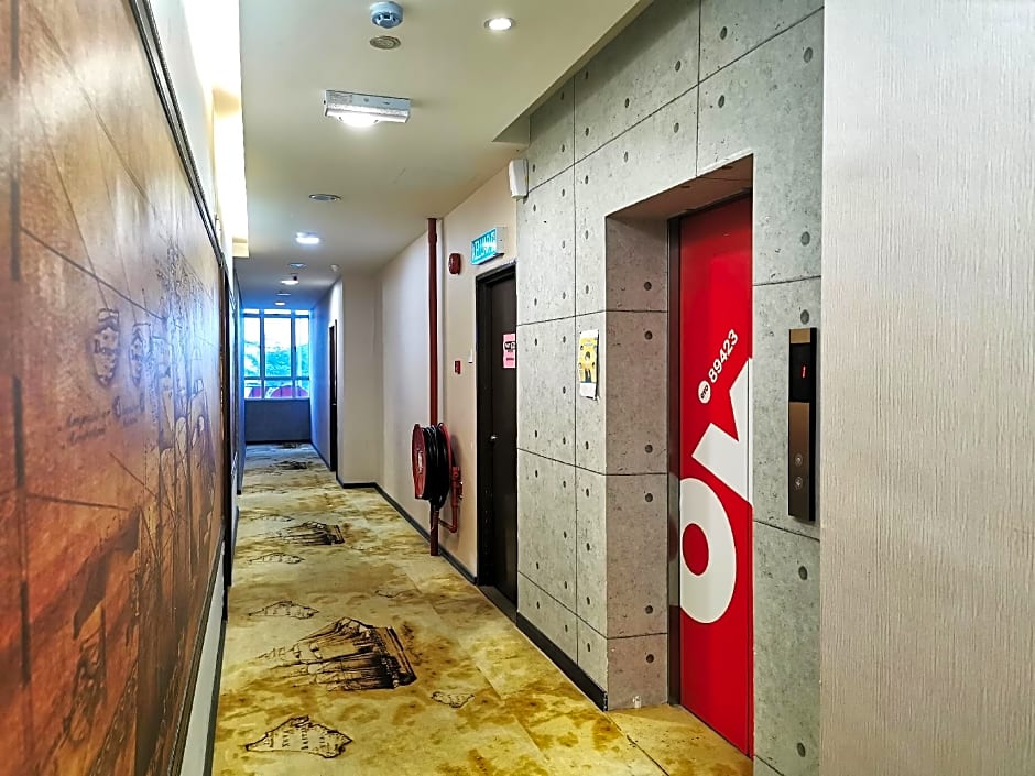 OYO 89423 Zenz Hotel