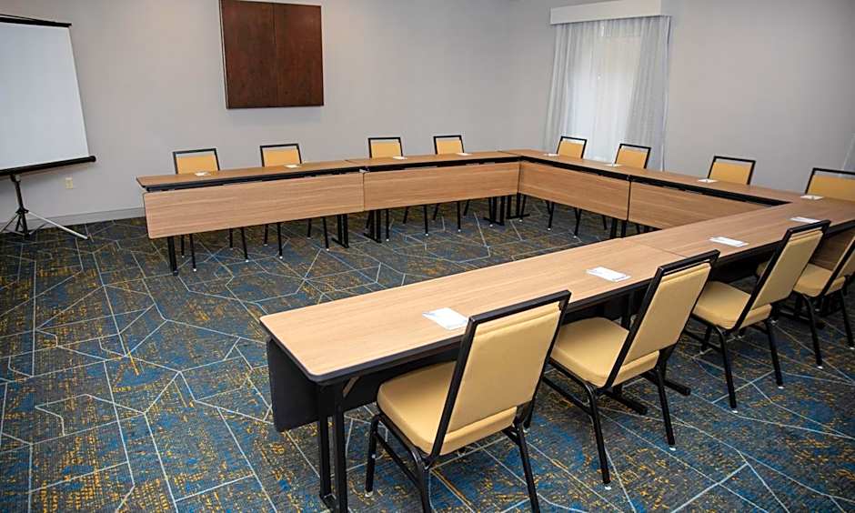 Hampton Inn & Suites Williamsport-Faxon Exit