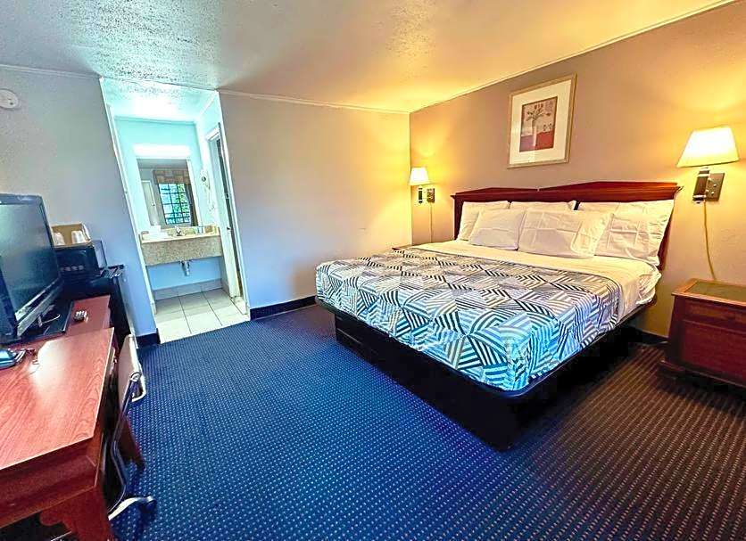 Red Carpet Inn - Stamford