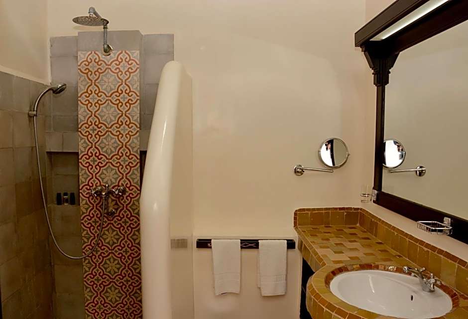 Borjs Hotel Suites & SPA