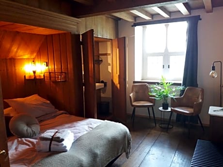 Double Room with Private Bathroom