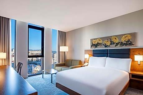 Queen Room with Sofa