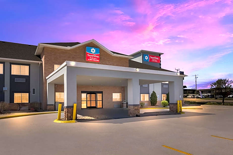 SureStay Plus by Best Western Topeka Northwest