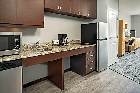 2 Bedroom Larger Suite, Bedroom 1: 1 King, Bedroom 2: 1 King, Sofa bed