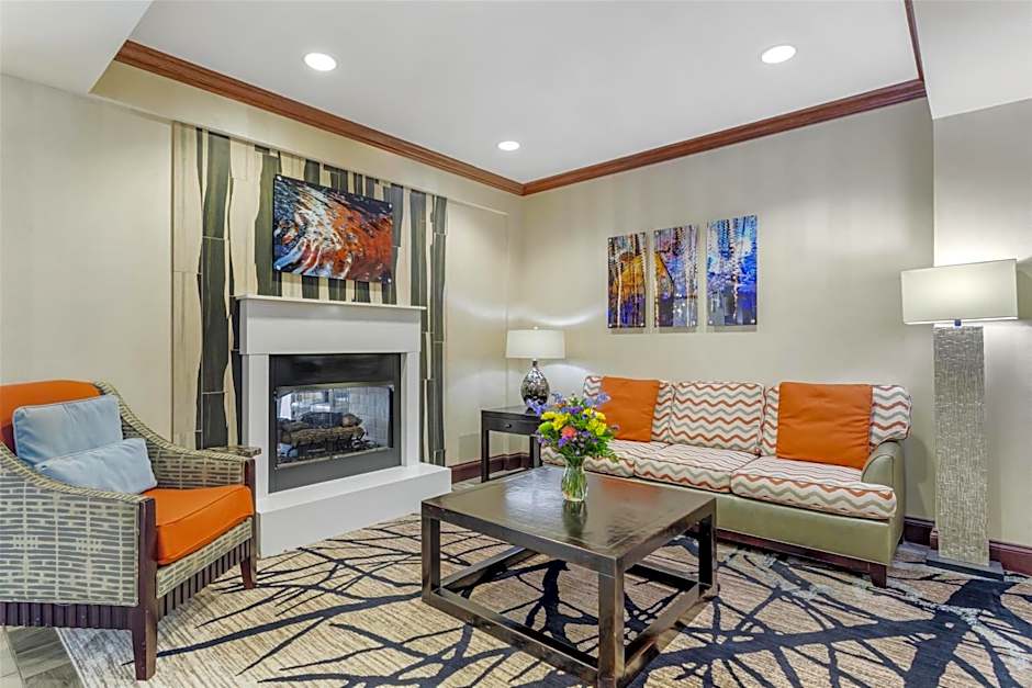 Best Western Plus River Escape Inn & Suites